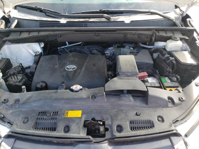 Photo 12 from auction – 2018 TOYOTA HIGHLANDER with VIN 5TDBZRFH5JS812229