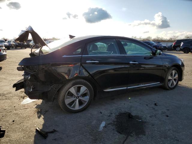 Photo 3 from auction – 2012 HYUNDAI SONATA HYB with VIN KMHEC4A43CA054988