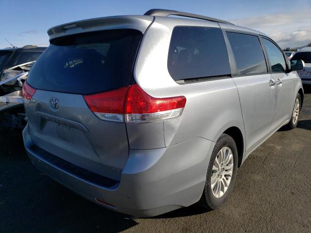 Photo 3 from auction – 2011 TOYOTA SIENNA XLE with VIN 5TDYK3DC0BS121095