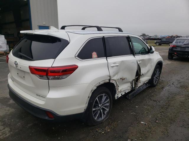 Photo 3 from auction – 2019 TOYOTA HIGHLANDER with VIN 5TDJZRFH3KS611622
