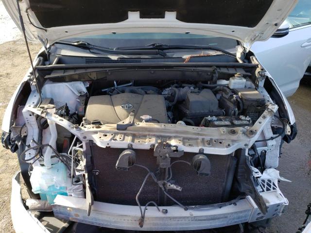 Photo 12 from auction – 2017 TOYOTA HIGHLANDER with VIN 5TDBZRFH5HS477578