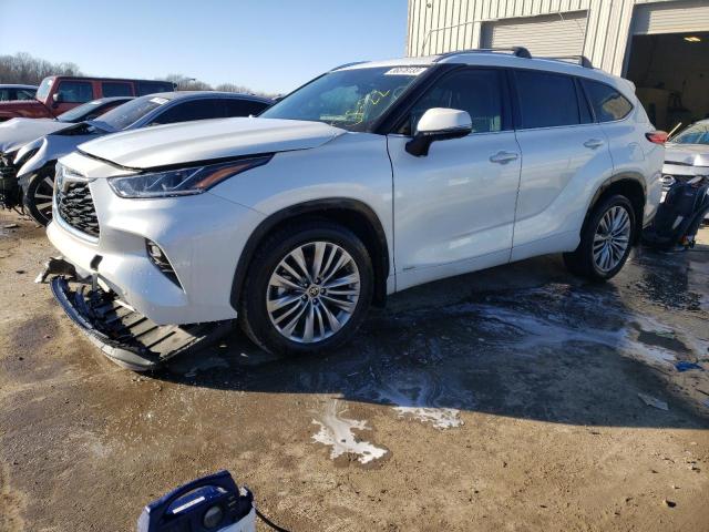 TOYOTA HIGHLANDER 2022 with VIN 5TDEBRCHXNS087643 - Photo from auction