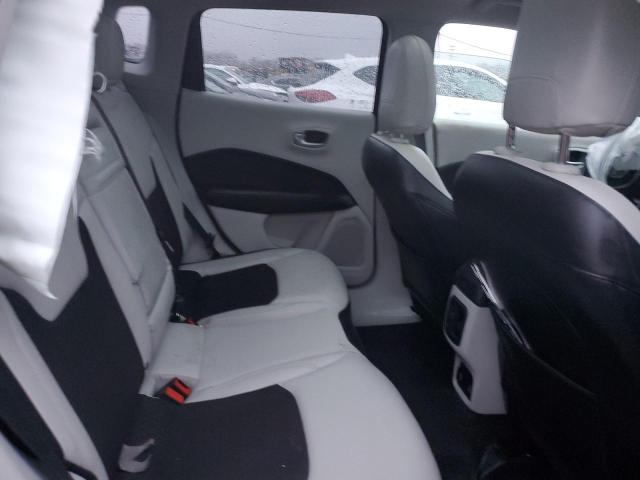 Photo 11 from auction – 2017 JEEP COMPASS LA with VIN 3C4NJDBB1HT617060