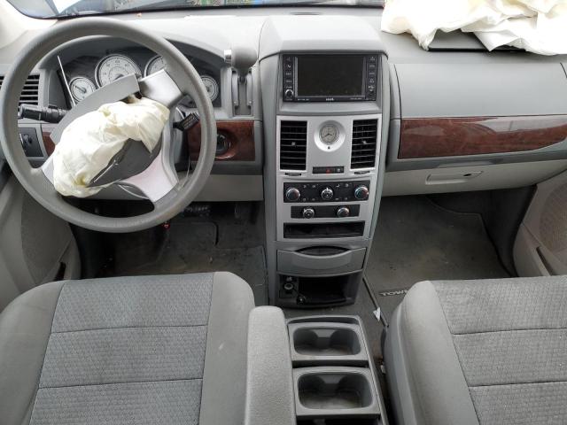 Photo 8 from auction – 2010 CHRYSLER TOWN & COU with VIN 2A4RR4DEXAR143081