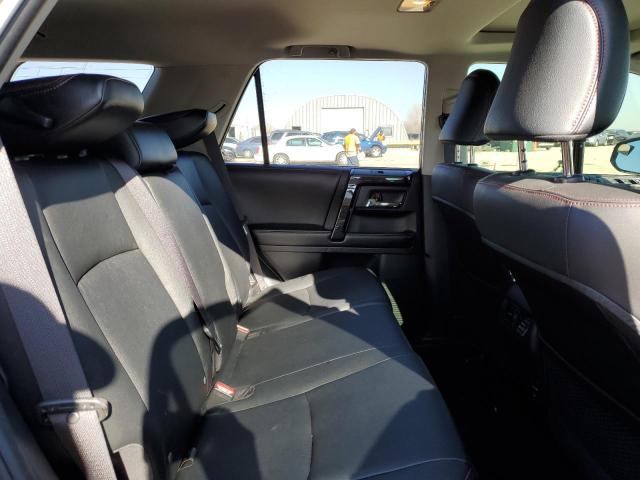 Photo 11 from auction – 2015 TOYOTA 4RUNNER SR with VIN JTEBU5JR1F5260566