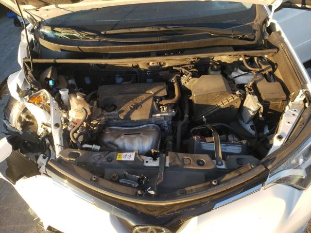 Photo 12 from auction – 2017 TOYOTA RAV4 LE with VIN JTMZFREV8HD099413