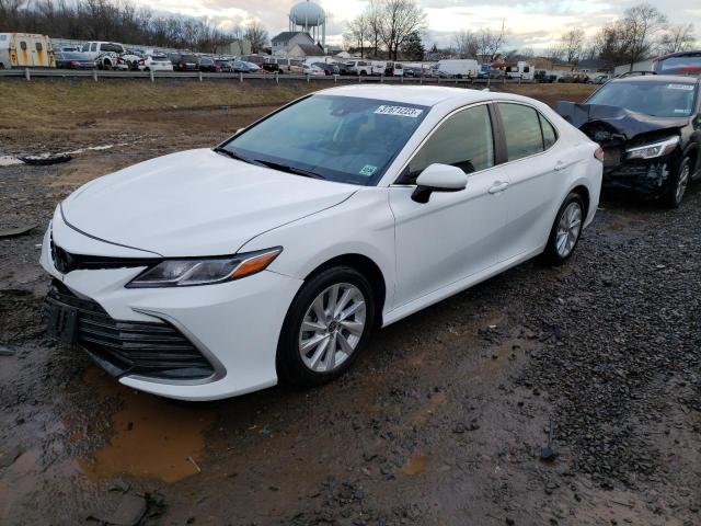TOYOTA CAMRY LE 2022 with VIN 4T1C11AK4NU653099 - Photo from auction