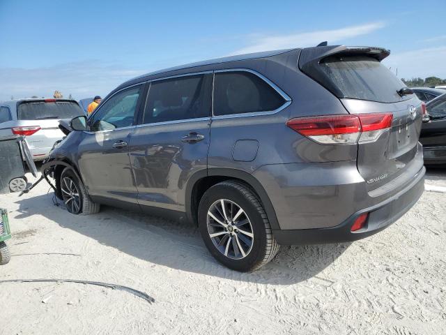 Photo 2 from auction – 2019 TOYOTA HIGHLANDER with VIN 5TDKZRFH7KS551980