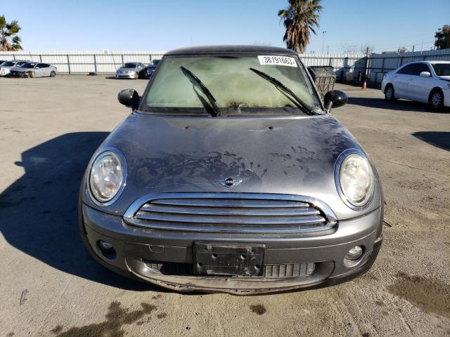 Photo 5 from auction – 2010 MINI COOPER with VIN WMWMF3C50ATZ65849