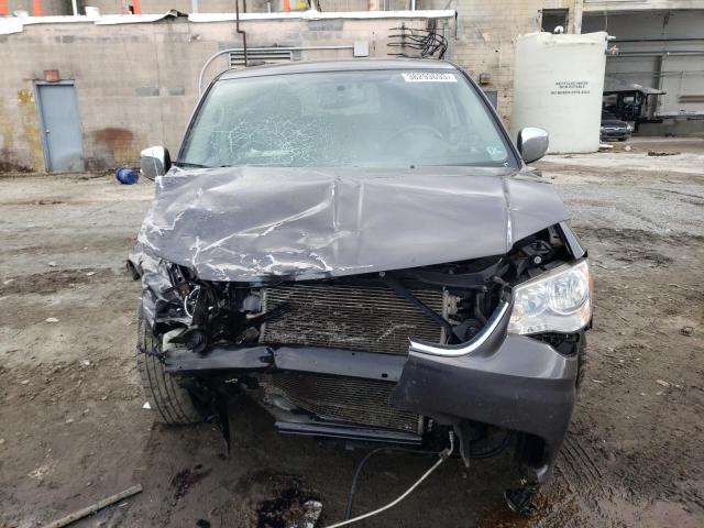 Photo 5 from auction – 2015 CHRYSLER TOWN & COU with VIN 2C4RC1CG8FR520572