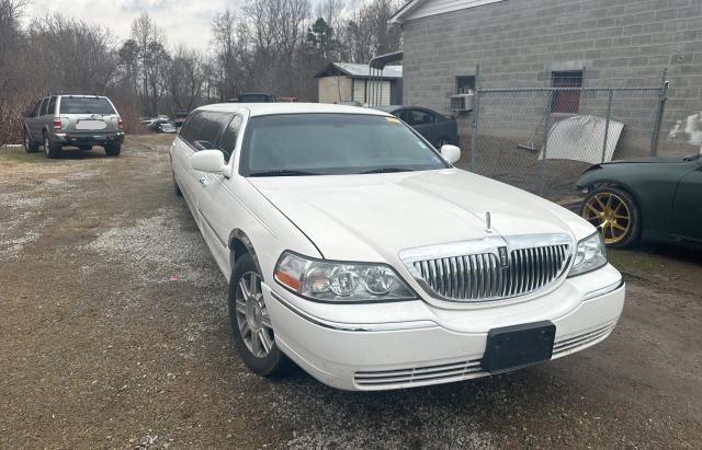 LINCOLN TOWN CAR E 2008 with VIN 2L1FM88W48X654516 - Photo from auction