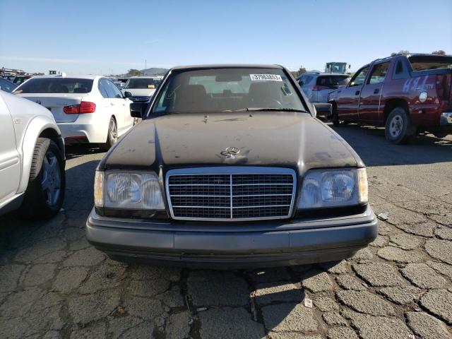 Photo 5 from auction – 1995 MERCEDES-BENZ E 320 BASE with VIN WDBEA32E9SC165445