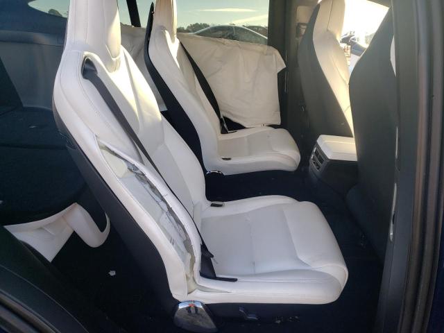 Photo 11 from auction – 2017 TESLA MODEL X with VIN 5YJXCBE22HF067787