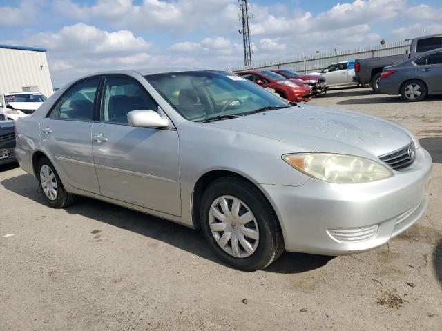 Photo 4 from auction – 2005 TOYOTA CAMRY LE with VIN 4T1BE32K05U563703