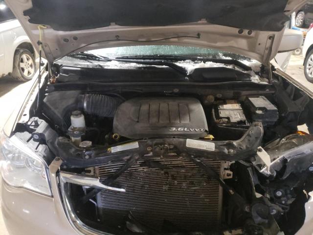 Photo 11 from auction – 2013 CHRYSLER TOWN & COU with VIN 2C4RC1BG4DR556614