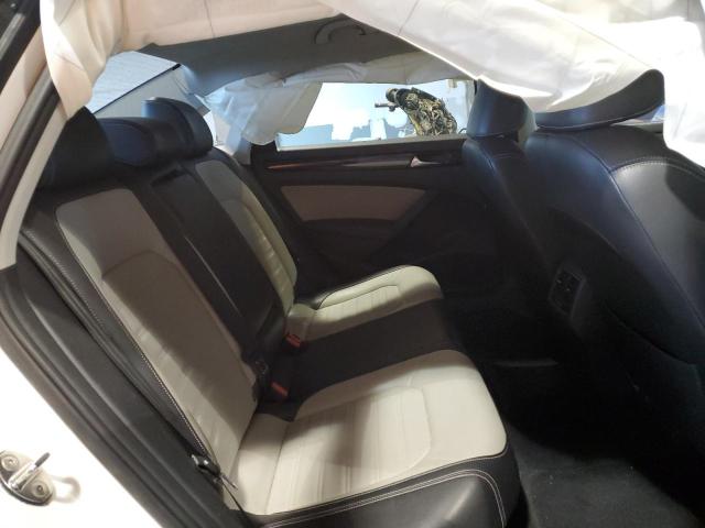 Photo 10 from auction – 2015 VOLKSWAGEN PASSAT SE with VIN 1VWBS7A35FC033231
