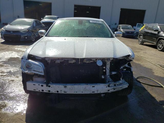 Photo 5 from auction – 2019 CHRYSLER 300 LIMITE with VIN 2C3CCAEG4KH689351