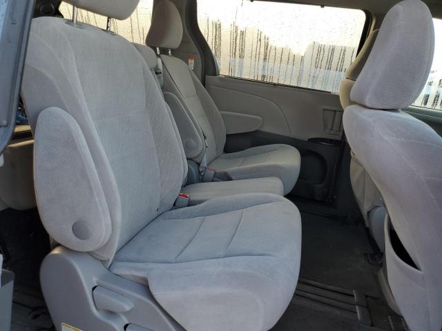 Photo 11 from auction – 2017 TOYOTA SIENNA LE with VIN 5TDKZ3DC3HS856552