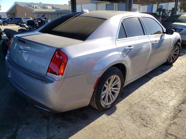 Photo 3 from auction – 2017 CHRYSLER 300 LIMITE with VIN 2C3CCAAG7HH544268