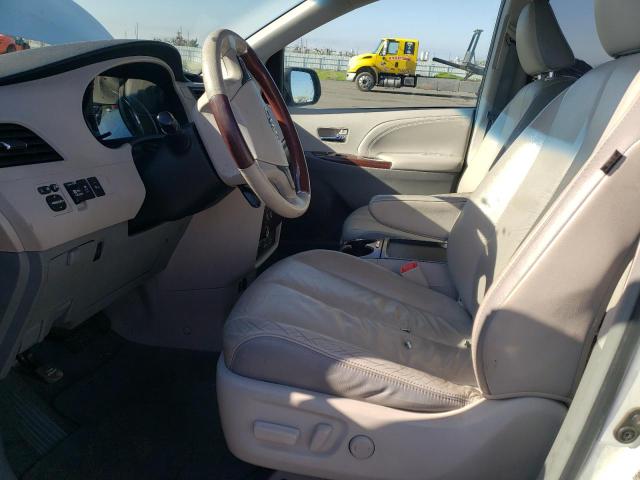 Photo 7 from auction – 2011 TOYOTA SIENNA XLE with VIN 5TDYK3DC6BS090127