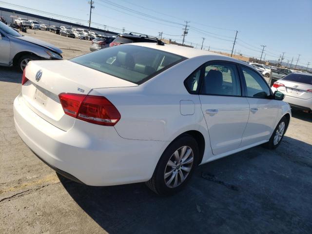 Photo 3 from auction – 2015 VOLKSWAGEN PASSAT S with VIN 1VWAT7A3XFC052964