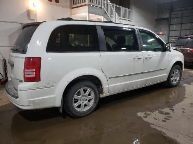 Photo 3 from auction – 2010 CHRYSLER TOWN & COU with VIN 2A4RR5D1XAR460877
