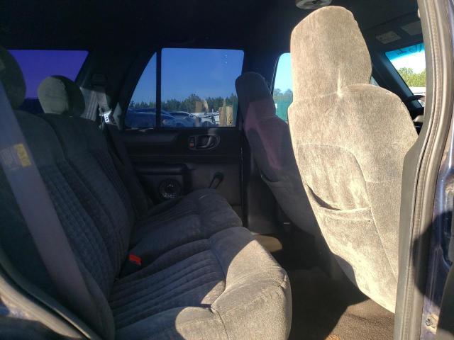 Photo 10 from auction – 2002 CHEVROLET BLAZER with VIN 1GNDT13W02K152003