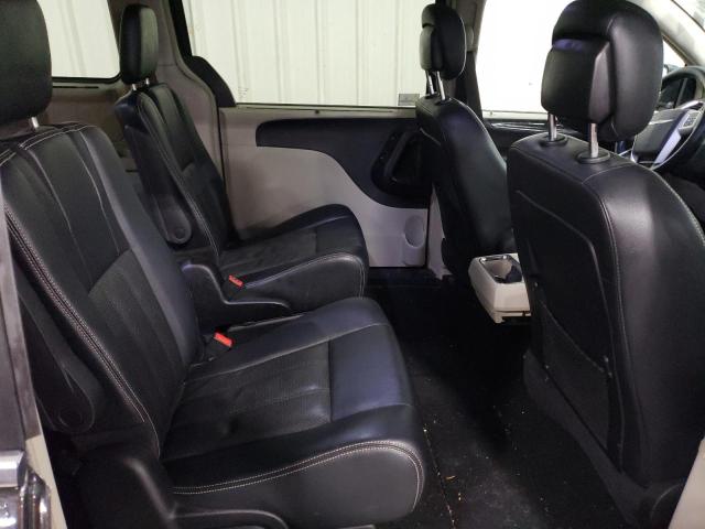 Photo 11 from auction – 2016 CHRYSLER TOWN & COU with VIN 2C4RC1CG5GR191444