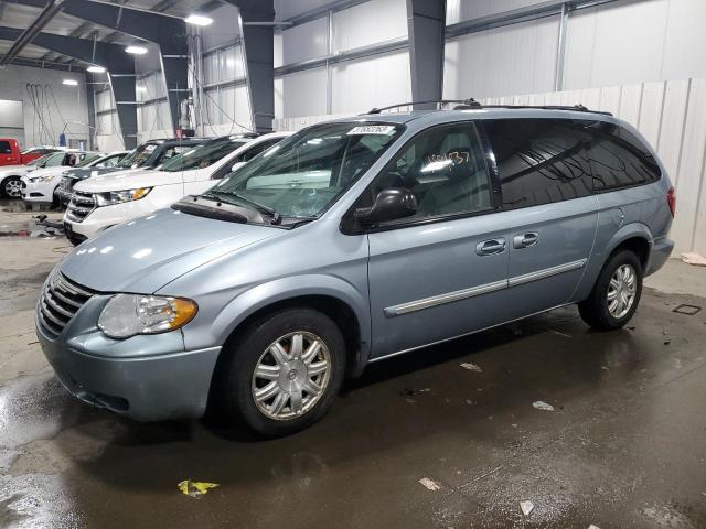CHRYSLER TOWN & COU 2005 with VIN 2C4GP54LX5R250029 - Photo from auction