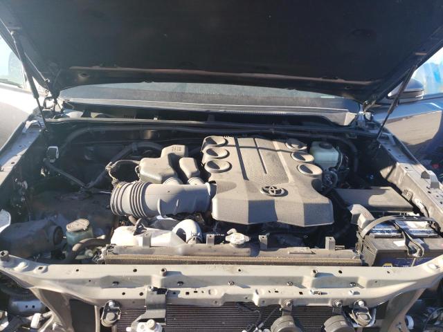 Photo 12 from auction – 2018 TOYOTA 4RUNNER SR with VIN JTEBU5JR4J5571613
