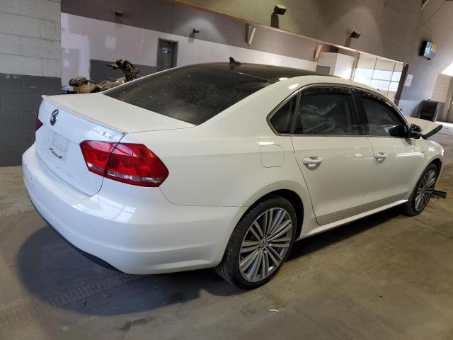 Photo 3 from auction – 2015 VOLKSWAGEN PASSAT SE with VIN 1VWBS7A35FC033231