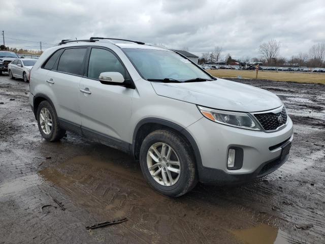 Photo 4 from auction – 2015 KIA SORENTO LX with VIN 5XYKT4A63FG631886