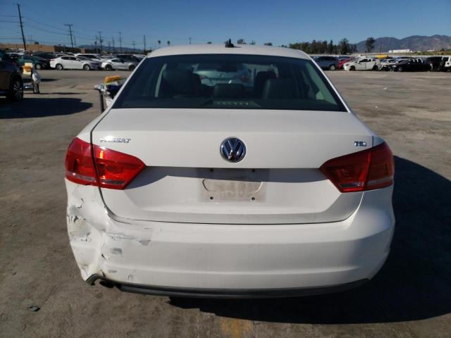Photo 6 from auction – 2015 VOLKSWAGEN PASSAT S with VIN 1VWAT7A3XFC052964