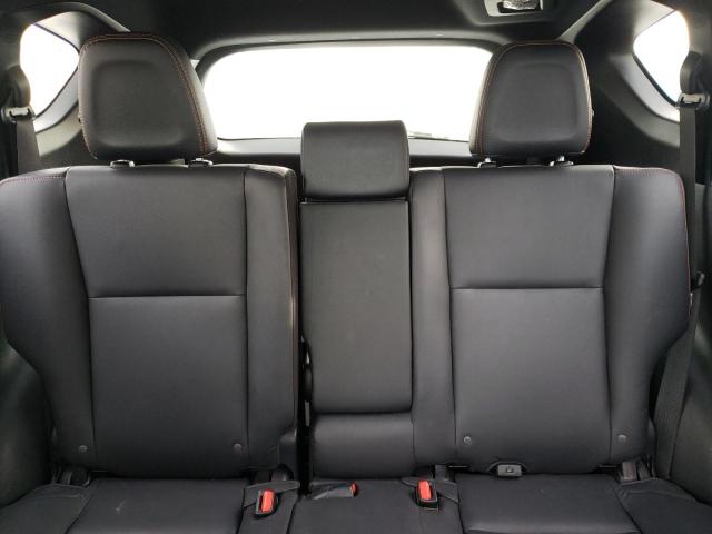 Photo 10 from auction – 2018 TOYOTA RAV4 SE with VIN JTMJFREV0JD251655