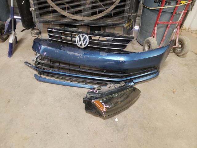 Photo 12 from auction – 2017 VOLKSWAGEN JETTA S with VIN 3VW2B7AJ2HM212973