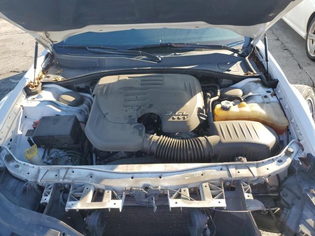Photo 11 from auction – 2016 CHRYSLER 300C with VIN 2C3CCAEG8GH182069