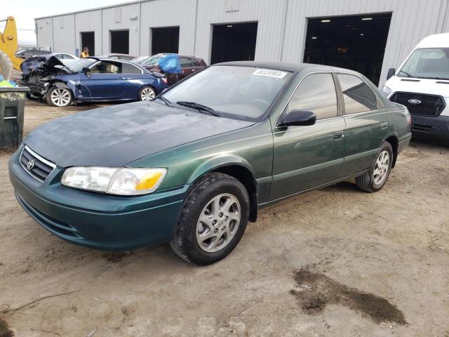 TOYOTA CAMRY CE 2000 with VIN 4T1BG22K2YU656649 - Photo from auction