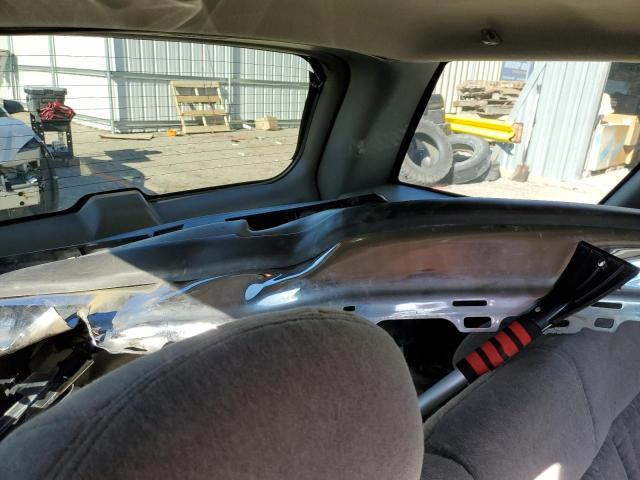Photo 13 from auction – 2000 CHEVROLET BLAZER with VIN 1GNDT13WXY2351875
