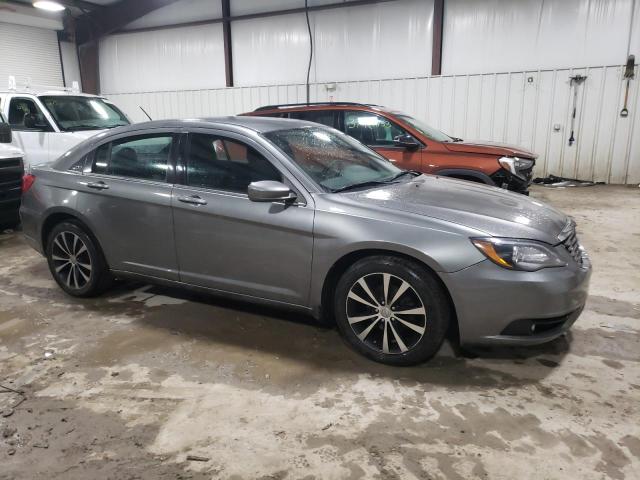 Photo 4 from auction – 2013 CHRYSLER 200 TOURIN with VIN 1C3CCBBG0DN738775