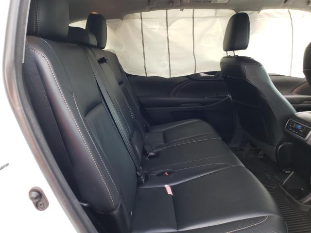 Photo 11 from auction – 2016 TOYOTA HIGHLANDER with VIN 5TDJKRFH6GS324822