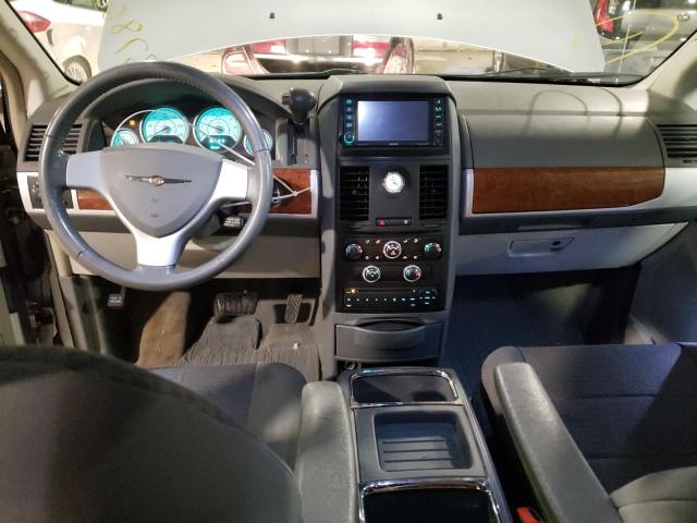Photo 8 from auction – 2008 CHRYSLER TOWN & COU with VIN 2A8HR54P78R600943