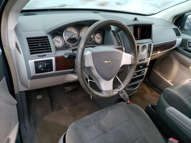 Photo 8 from auction – 2010 CHRYSLER TOWN & COU with VIN 2A4RR5D19AR492350