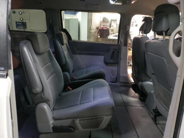 Photo 11 from auction – 2010 CHRYSLER TOWN & COU with VIN 2A4RR5D1XAR460877