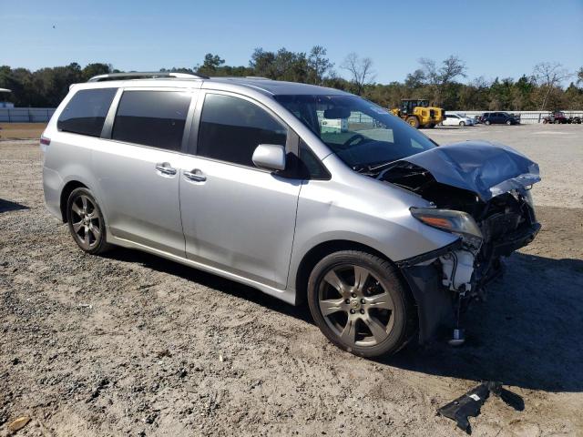 Photo 4 from auction – 2017 TOYOTA SIENNA SE with VIN 5TDXZ3DC8HS815582