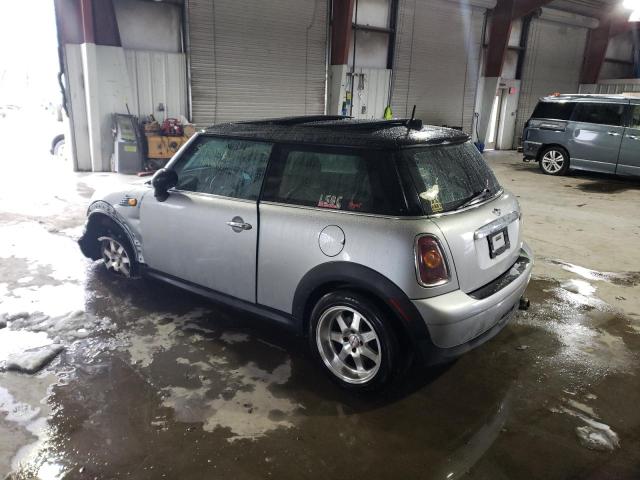 Photo 2 from auction – 2007 MINI COOPER with VIN WMWMF33567TU63291