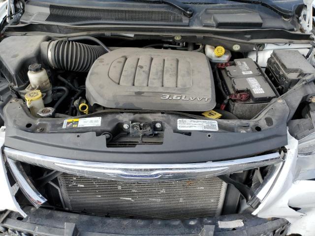 Photo 12 from auction – 2016 CHRYSLER TOWN & COU with VIN 2C4RC1BG9GR305866