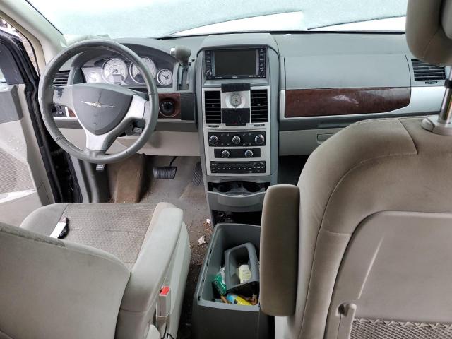 Photo 8 from auction – 2010 CHRYSLER TOWN & COU with VIN 2A4RR5D12AR387374