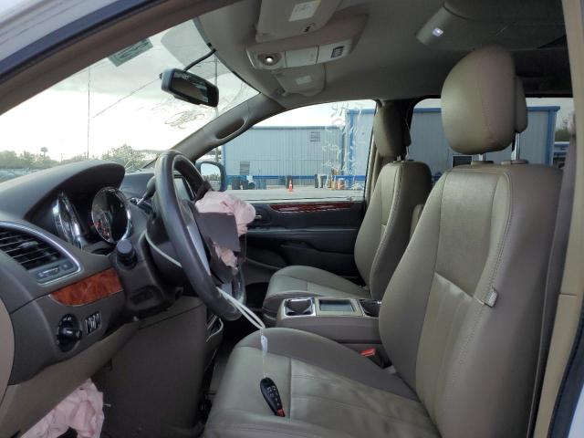 Photo 7 from auction – 2016 CHRYSLER TOWN & COU with VIN 2C4RC1BG9GR305866