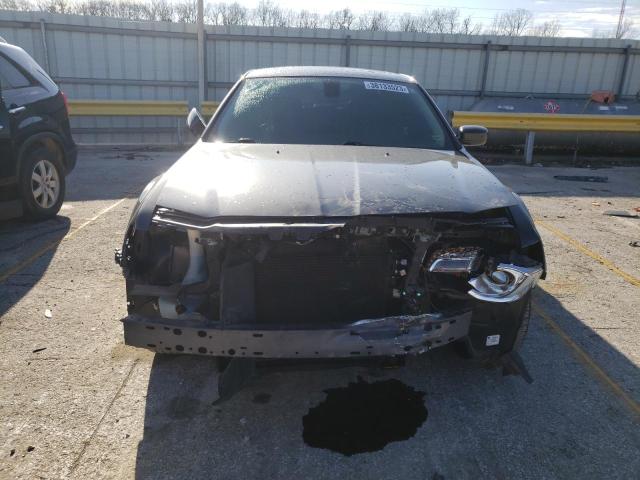 Photo 5 from auction – 2017 CHRYSLER 300 LIMITE with VIN 2C3CCAAG1HH661926