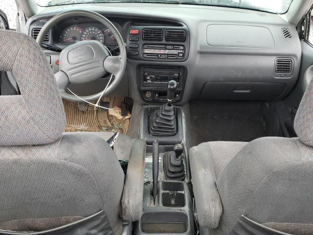 Photo 8 from auction – 2003 CHEVROLET TRACKER with VIN 2CNBJ18C036900611